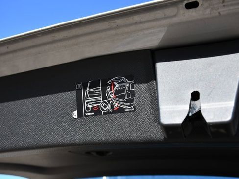 Certified 2025 Volvo XC90 B5 Plus image 27