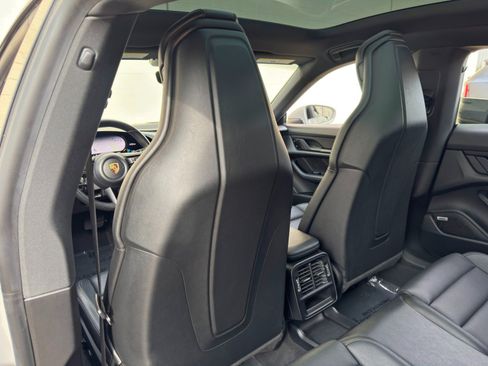 Used 2021 Porsche Taycan RWD image 38