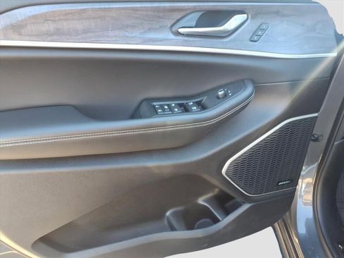 Used 2023 Jeep Grand Cherokee 30th Anniversary image 17