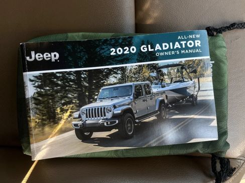 Used 2020 Jeep Gladiator Rubicon AWD/4WD image 13