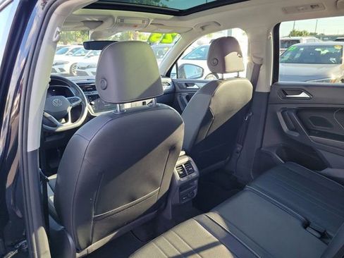 Used 2023 Volkswagen Tiguan SE w/ Panoramic Sunroof Package FWD image 13