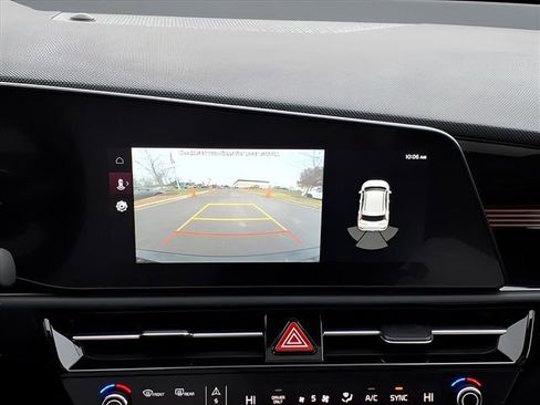 Used 2024 Kia Niro EX Touring image 22