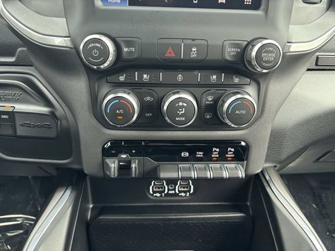 Used 2022 RAM 2500 Laramie w/ Night Edition AWD/4WD image 21