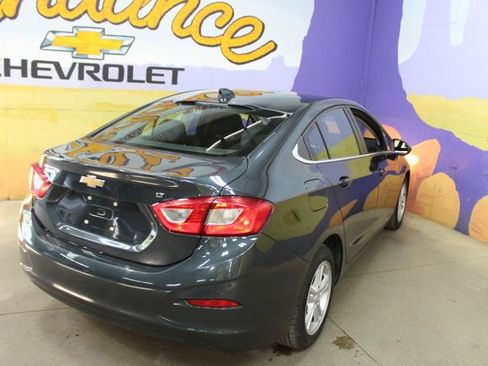Used 2018 Chevrolet Cruze LT FWD image 8