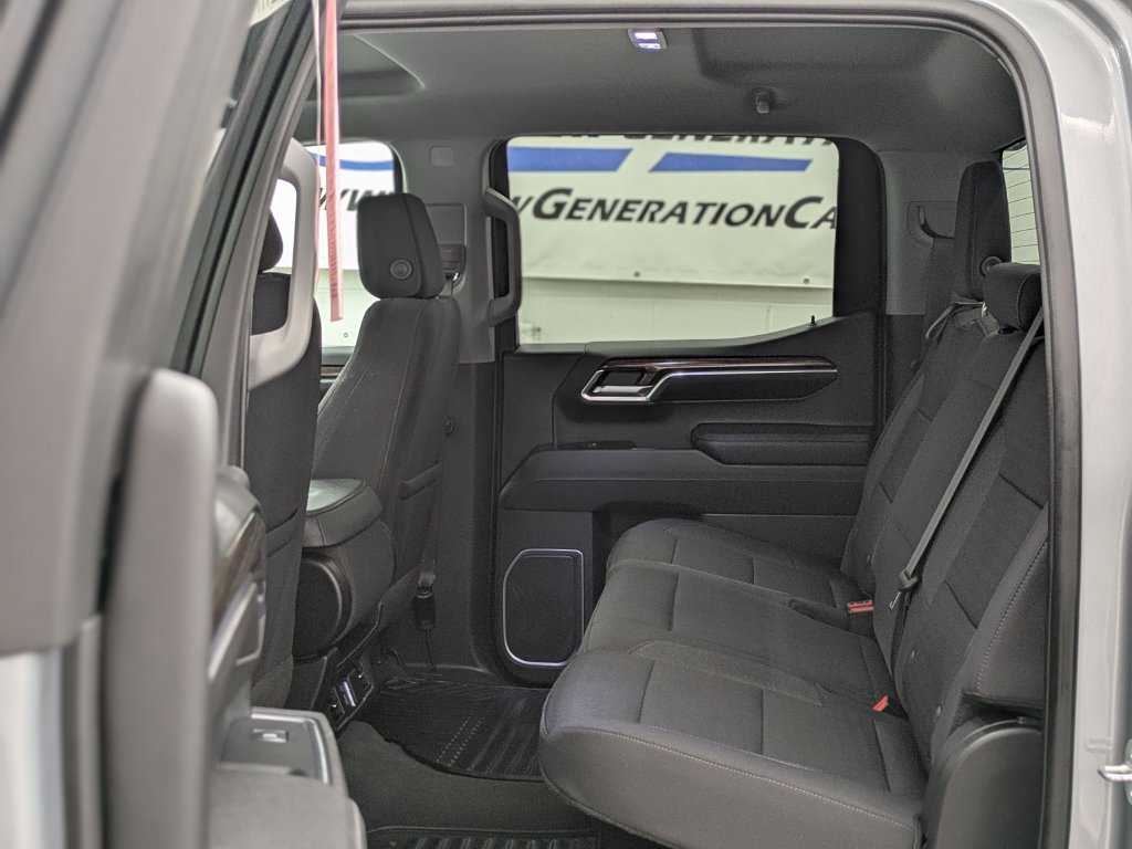 Used 2023 Chevrolet Silverado 1500 LT AWD/4WD image 14