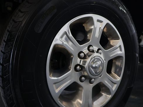 Used 2023 RAM 2500 Big Horn w/ Level 1 Equipment Group image 31