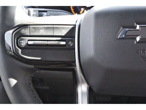 Used 2025 Chevrolet Colorado ZR2 w/ Technology Package image 17