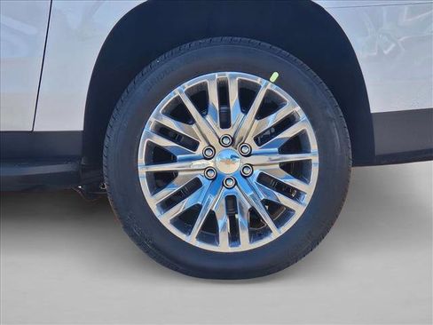 New 2026 Chevrolet Suburban RST image 10