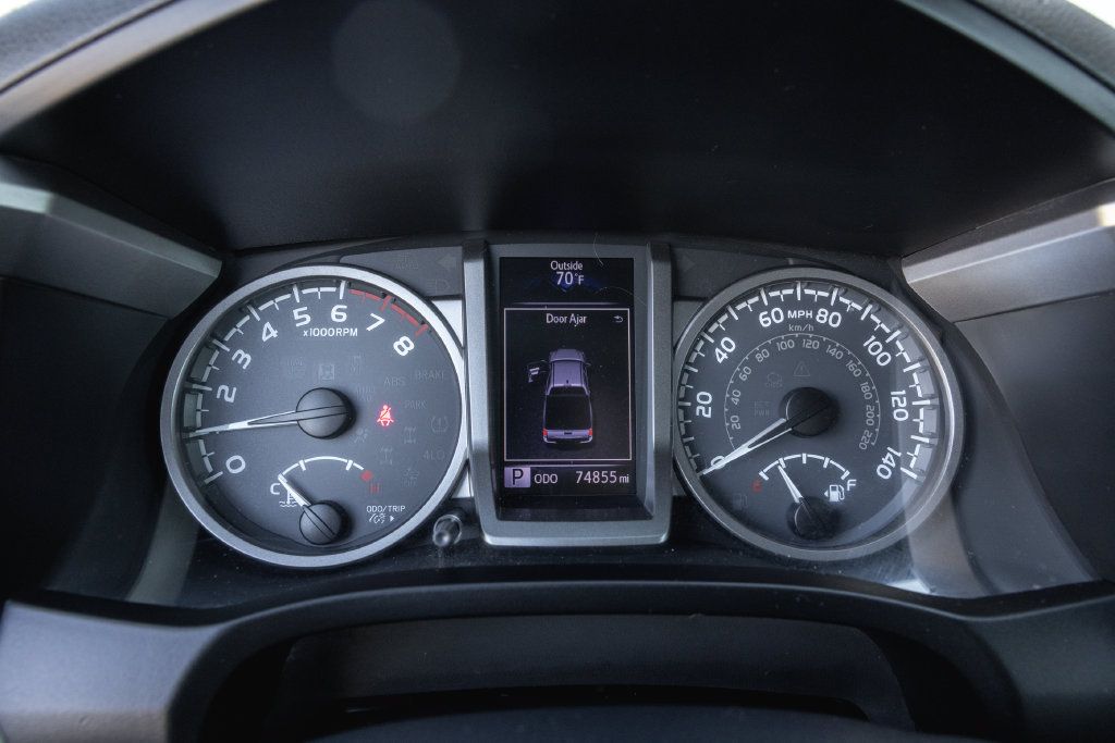 Used 2019 Toyota Tacoma SR5 RWD image 15