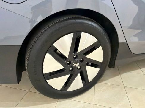 Used 2025 Hyundai Ioniq 6 SE AWD/4WD image 29