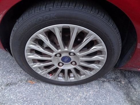 Used 2015 Ford Fiesta Titanium image 9