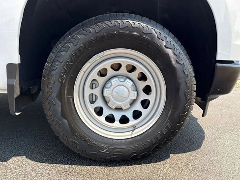 Used 2025 Chevrolet Silverado 1500 W/T w/ WT Value Package AWD/4WD image 36
