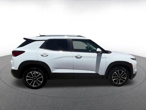 Used 2025 Chevrolet Blazer LT FWD image 15