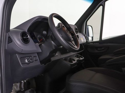 Used 2024 Mercedes-Benz Sprinter 2500 image 19