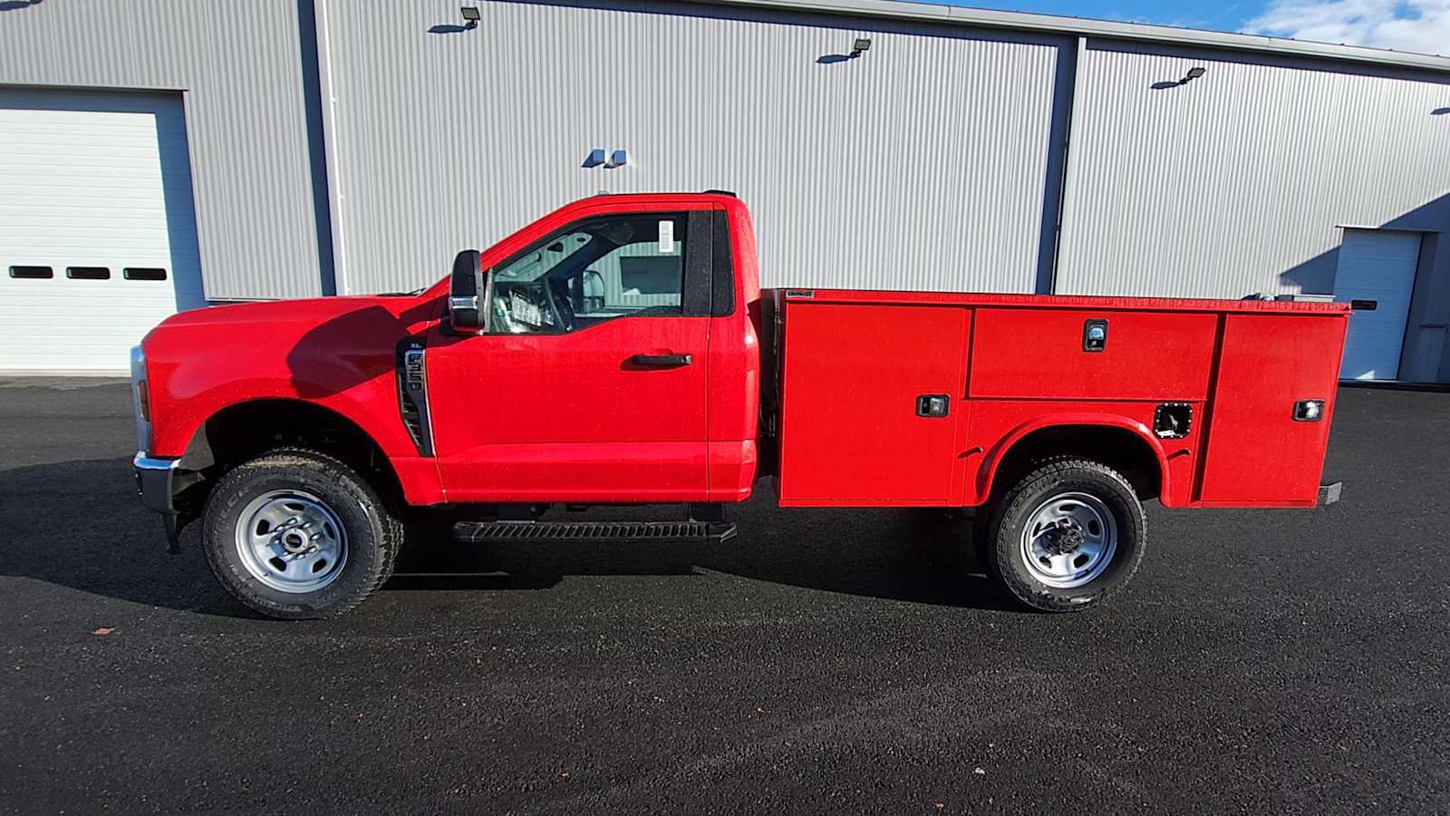 New 2025 Ford F350 XL w/ XL Chrome Package AWD/4WD image 5