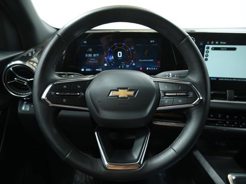 Used 2025 Chevrolet Equinox LT w/ Safety and Technology Package image 28