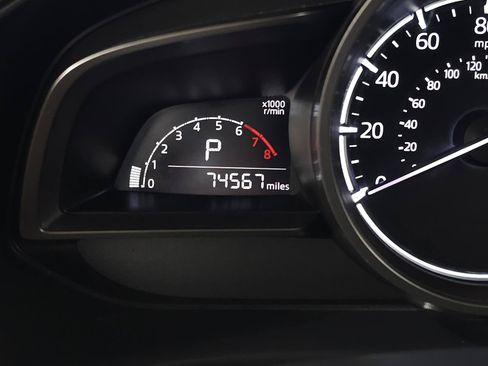 Used 2018 MAZDA MAZDA3 Touring FWD image 17