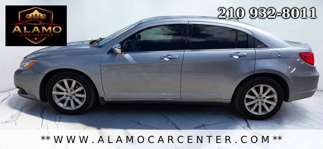 Used 2013 Chrysler 200 Limited FWD image 2