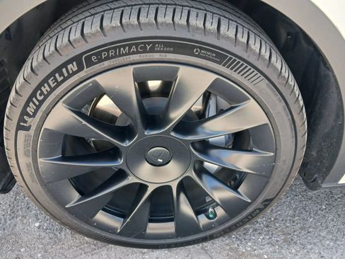 Used 2020 Tesla Model Y Long Range AWD/4WD image 23