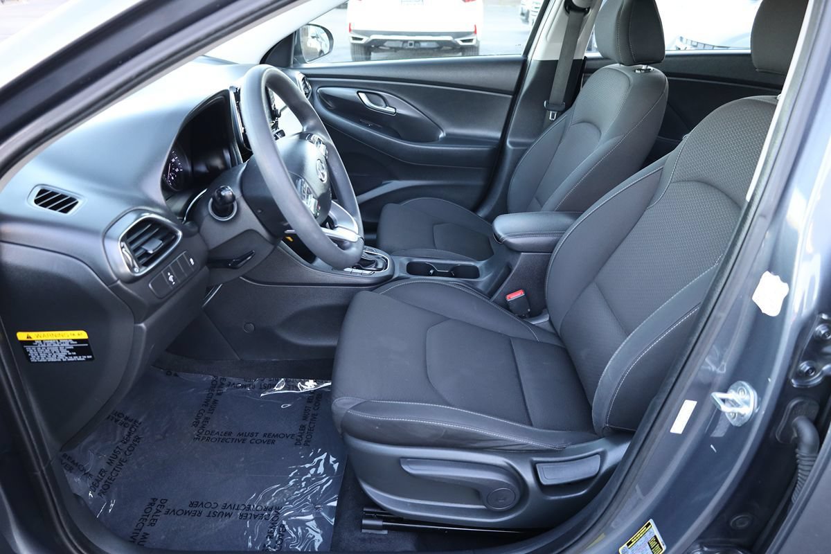 Used 2018 Hyundai Elantra GT FWD image 11