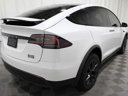 Used 2024 Tesla Model X Plaid image 27