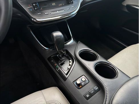 Used 2016 Toyota Avalon Limited image 19