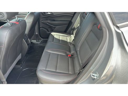 Used 2024 Chevrolet Trax RS w/ Sunroof Package FWD image 18