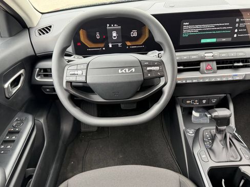 New 2026 Kia K4 FWD image 18