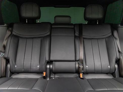 Used 2025 Land Rover Range Rover SE AWD/4WD image 18