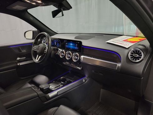 Used 2021 Mercedes-Benz GLB 250 image 25