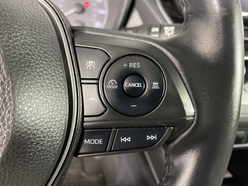 Used 2023 Toyota Corolla Cross AWD Hybrid w/ Moonroof Package image 17