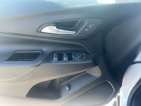 Used 2024 Chevrolet Equinox LT w/ LPO, Floor Liner Package FWD image 15