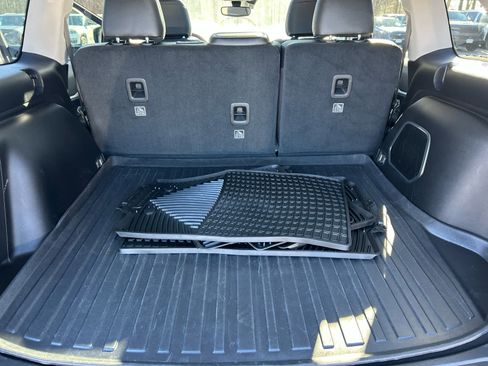 Used 2023 Jeep Grand Cherokee 4WD 4xe image 36