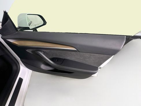 Used 2023 Tesla Model 3 Standard Range RWD image 32