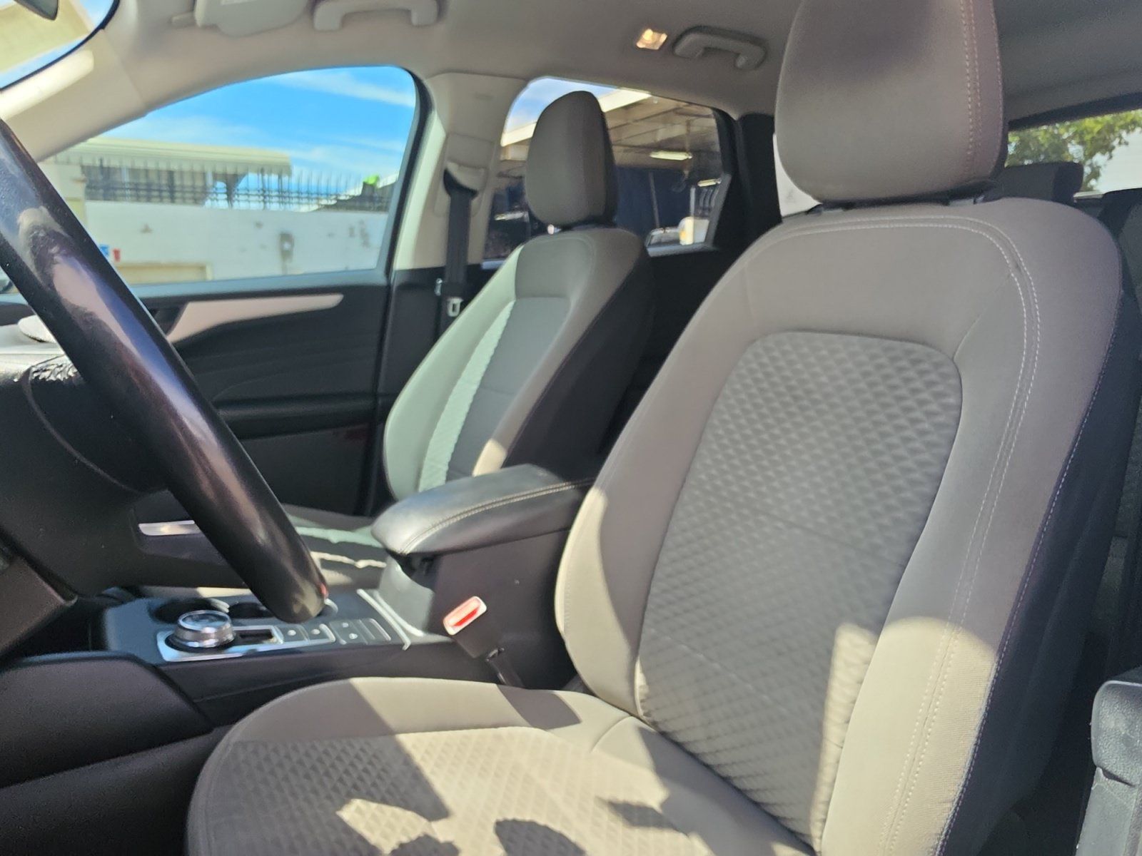 Used 2022 Ford Escape SE w/ SE Sport Appearance Package FWD image 12