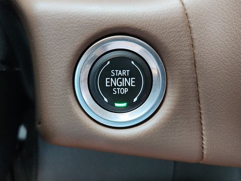 Used 2023 Chevrolet Suburban High Country AWD/4WD image 17