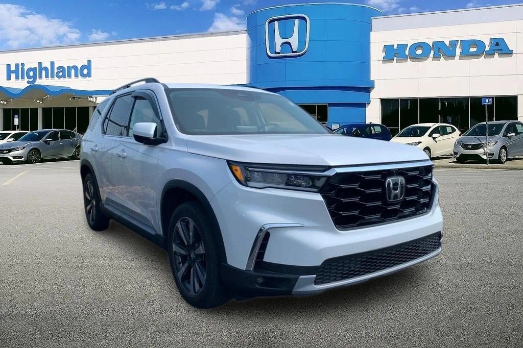 Used 2023 Honda Pilot Elite image 4