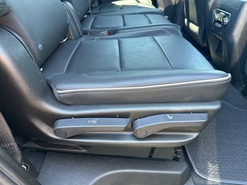 Used 2021 GMC Yukon SLT image 43