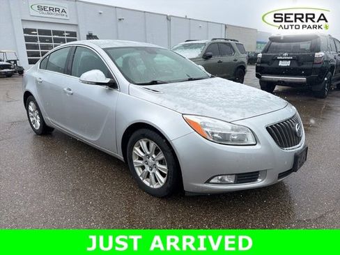Used 2013 Buick Regal Leather image 2