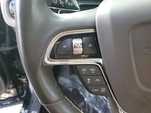 Used 2022 Lincoln Nautilus Reserve w/ Equipment Group 201A image 16