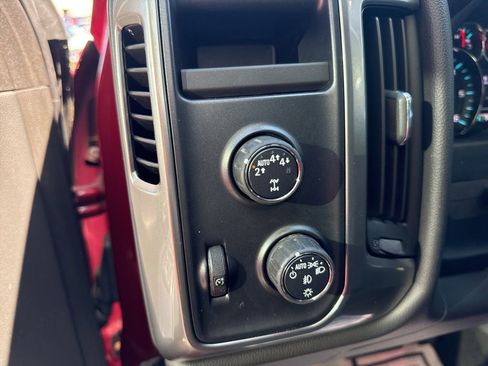 Used 2018 Chevrolet Silverado 1500 LT w/ All Star Edition AWD/4WD image 22