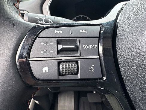 Used 2025 Honda Pilot Sport image 18