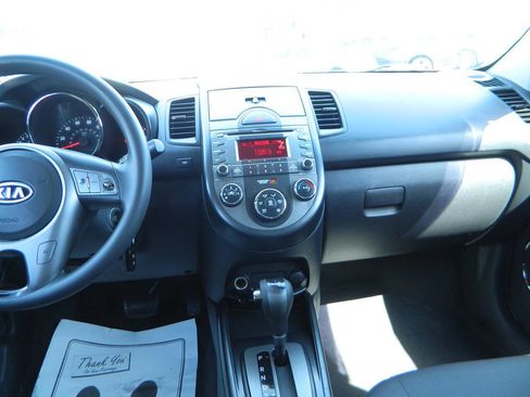 Used 2010 Kia Soul + image 16
