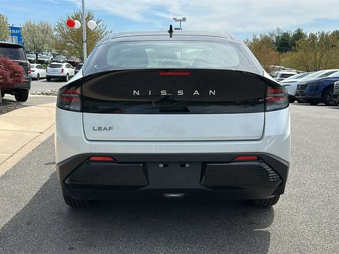 New 2026 Nissan Leaf SV+ w/ Floor Mat Package (SV+) FWD image 4