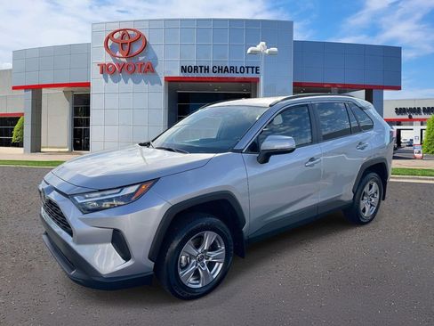 Used 2025 Toyota RAV4 XLE image 6