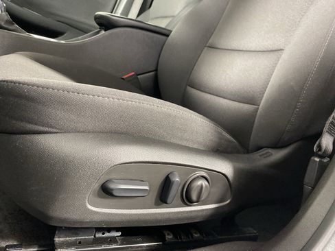 Used 2024 Chevrolet Malibu LT image 18