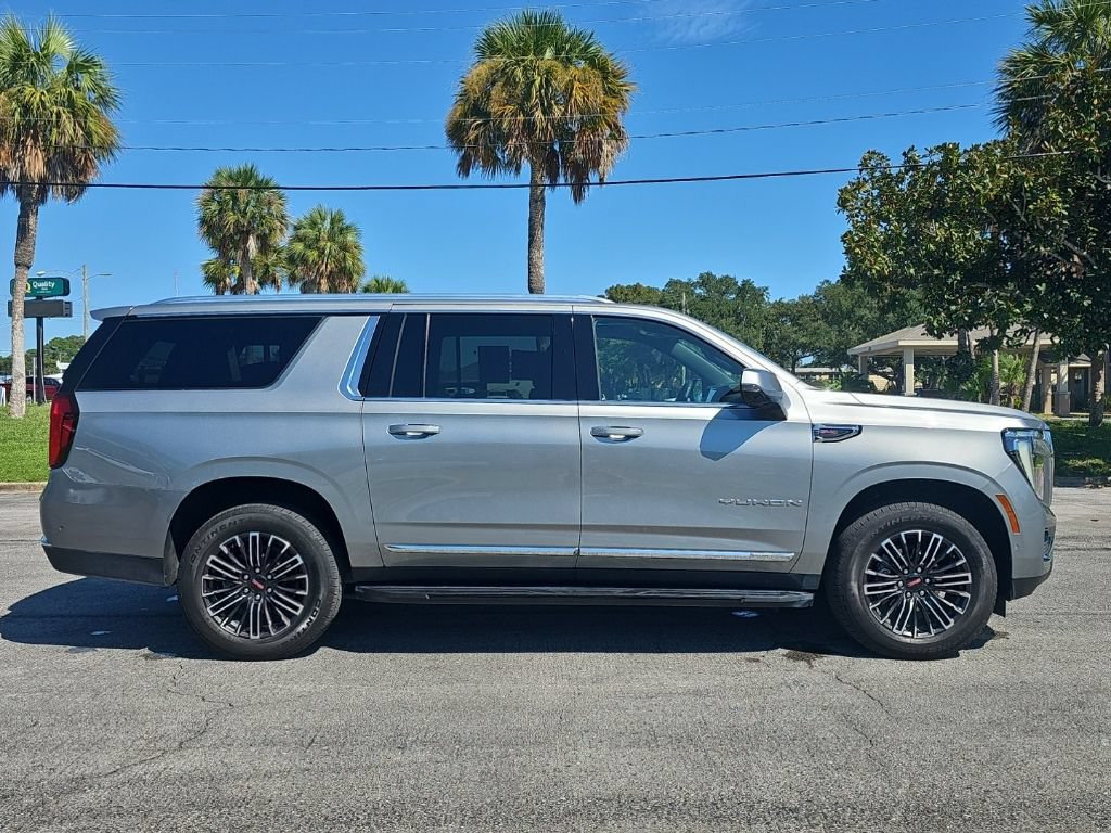 Used 2025 GMC Yukon XL Elevation AWD/4WD image 5
