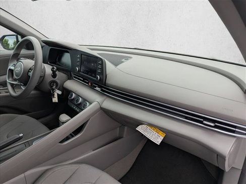 Certified 2026 Hyundai Elantra SE w/ Cargo Package FWD image 26