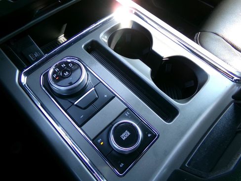Used 2020 Ford Expedition XLT AWD/4WD image 22