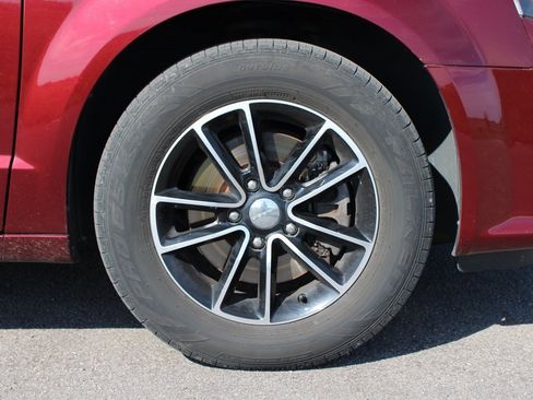 Used 2019 Dodge Grand Caravan GT image 36